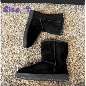 Womens Koolaburra Boots made by UGG.